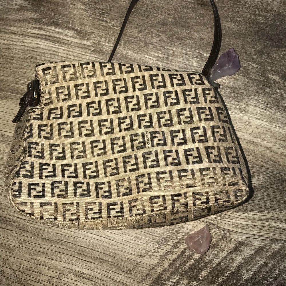 FENDI - Picture 2 of 8